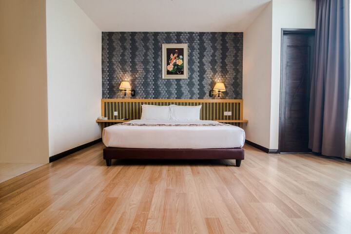 Room 17 of 43