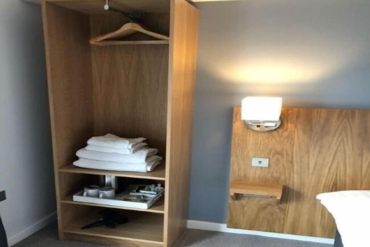 Room 14 of 41