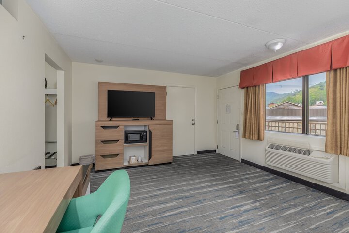 Room 30 of 95