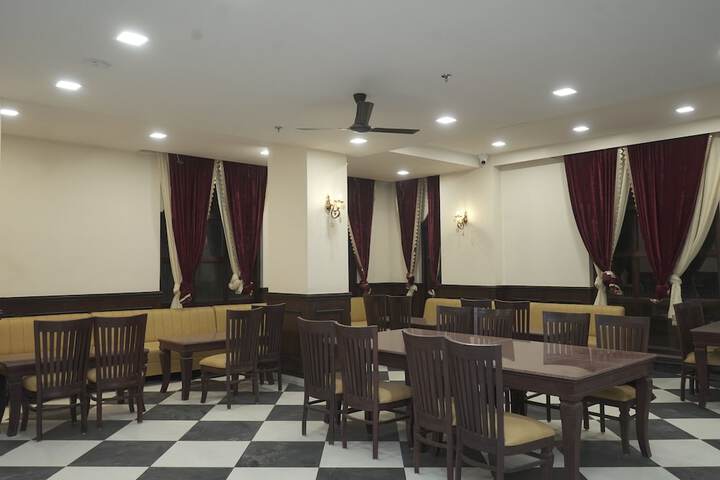 Dining 126 of 136