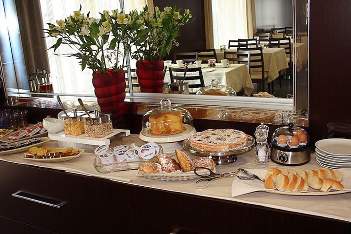 Dining 65 of 71