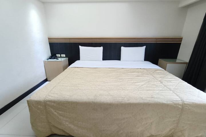 Room 12 of 53