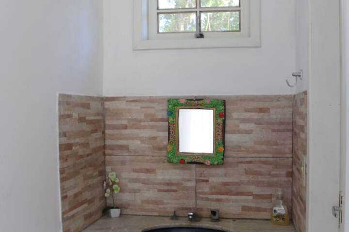 Room 6 of 10