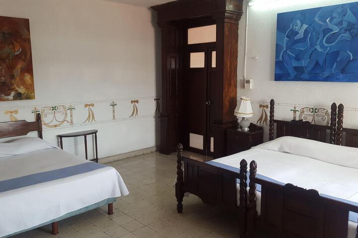 Guest room