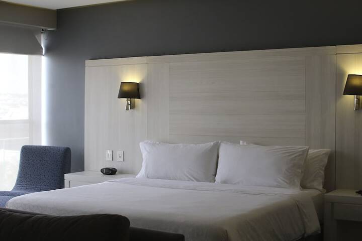 Room 52 of 86