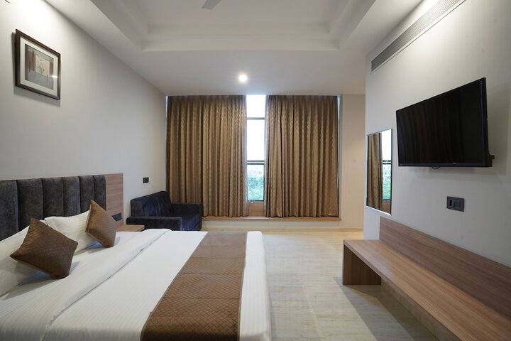 Room 34 of 69