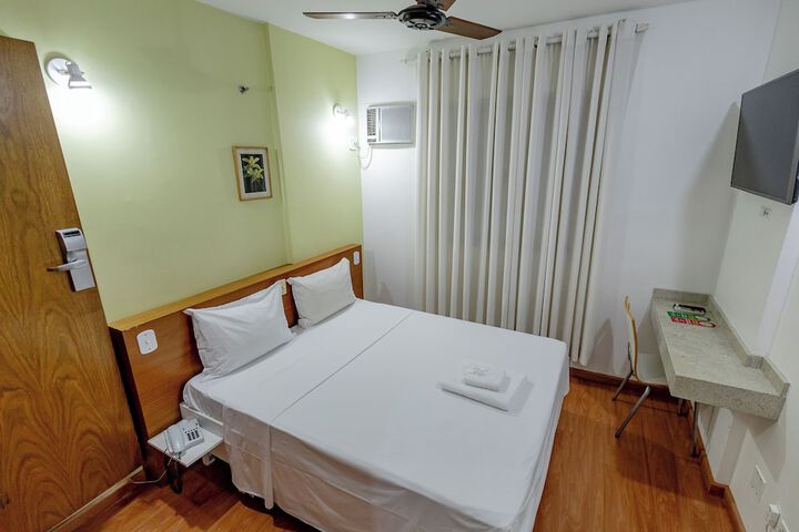 Room 33 of 119