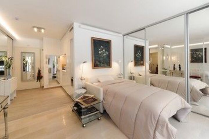 Room 10 of 31