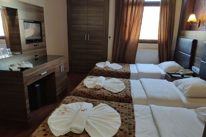 Room 16 of 46
