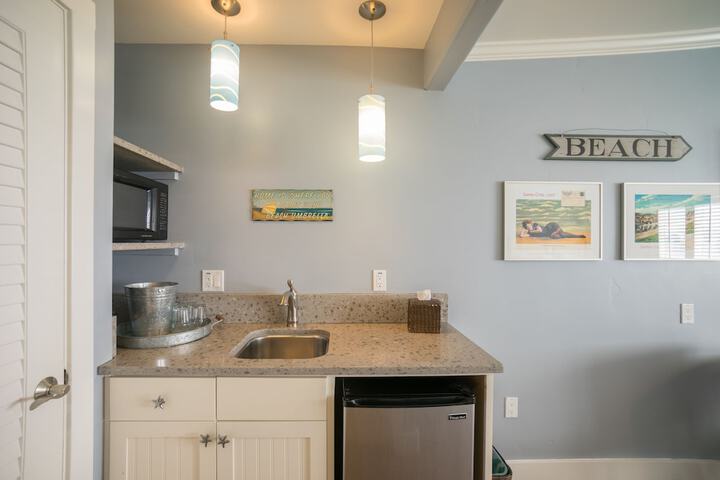 Private kitchenette