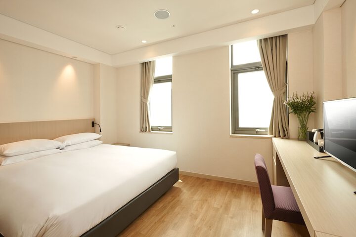 Room 8 of 39