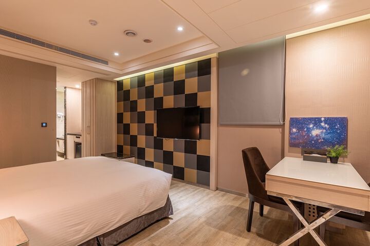 Room 27 of 126