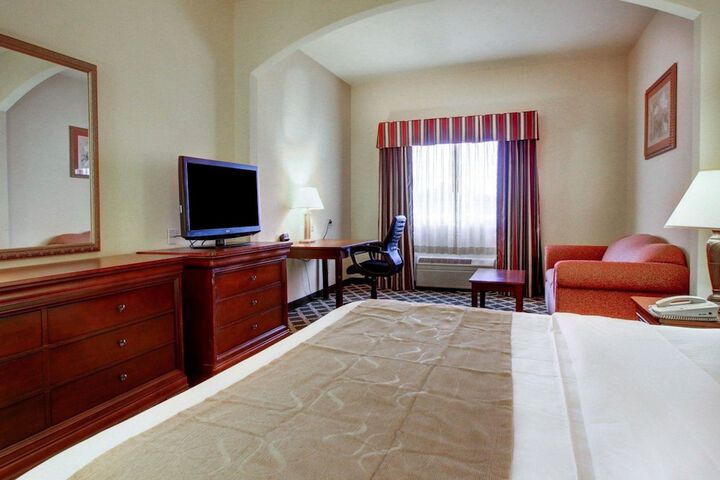 Room 4 of 33