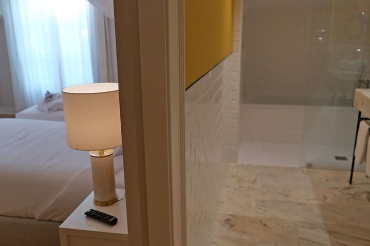 Room 21 of 50