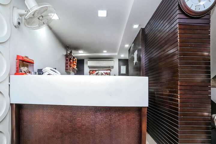 OYO 11150 HOTEL JMD ROOMS