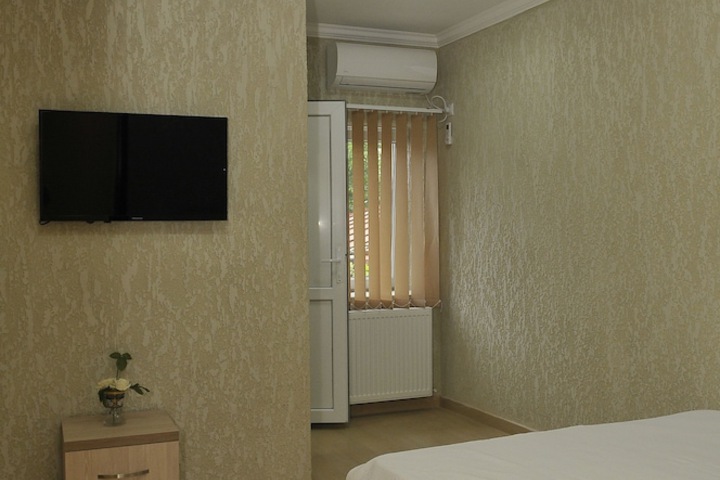 Room 9 of 46