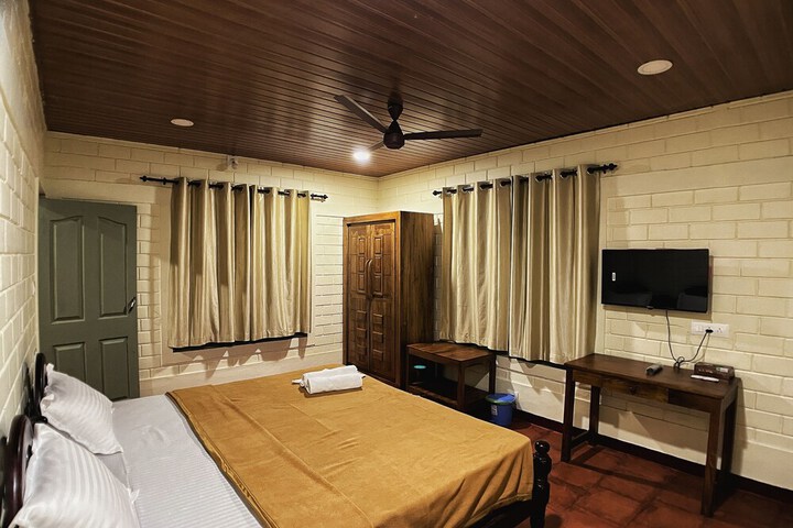 Room 47 of 60