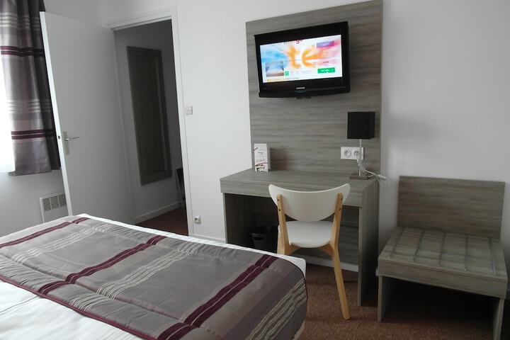 Room 9 of 50