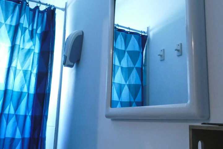 Room 16 of 46