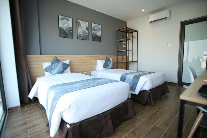 Room 40 of 49