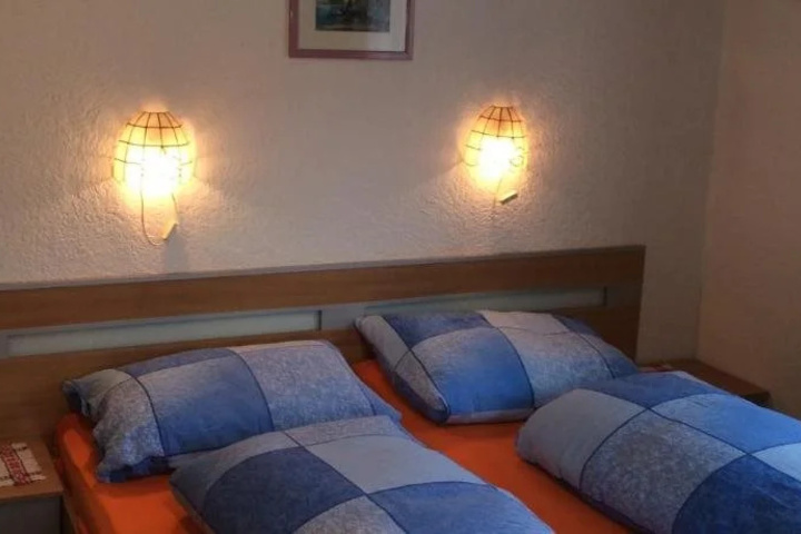 Room 2 of 14