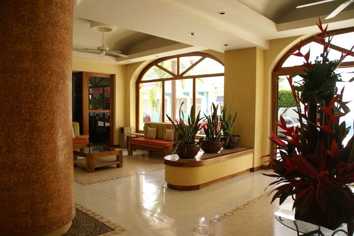 Entrance & Lobby