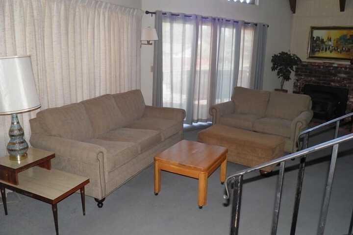 Room 9 of 14