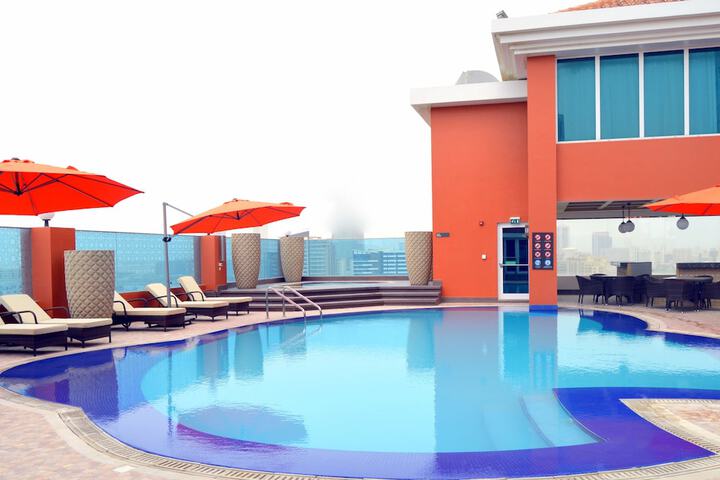 Pool 53 of 82
