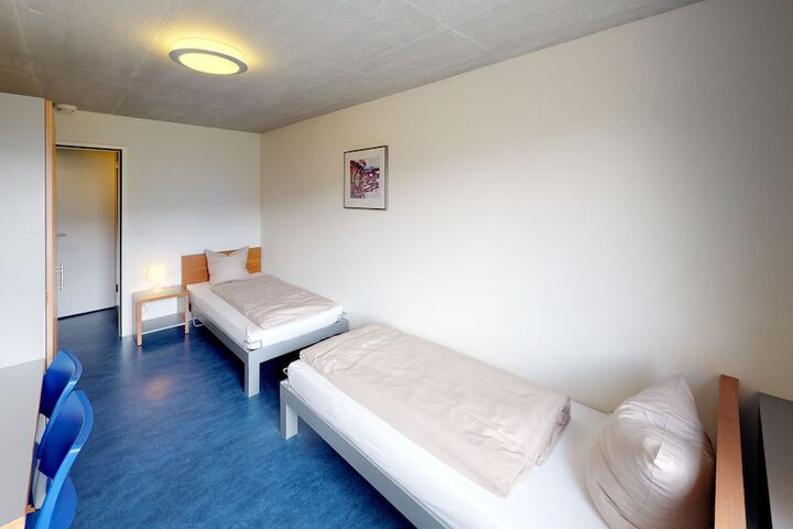 Room 6 of 35