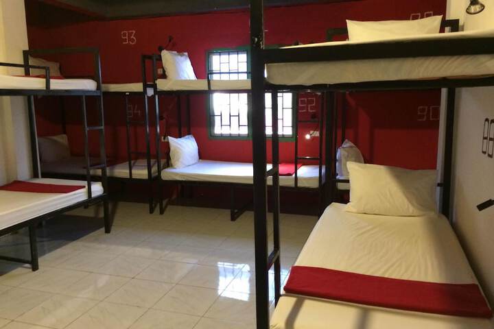 Room 16 of 155