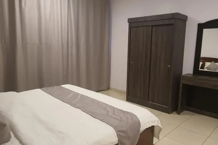 Room 2 of 6