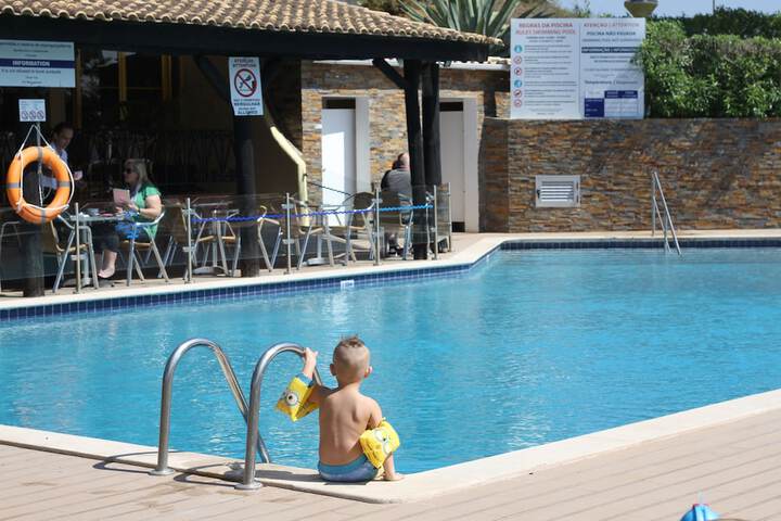 Pool 52 of 95