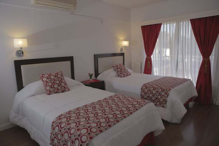 Room 2 of 37