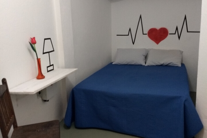 Room 6 of 37