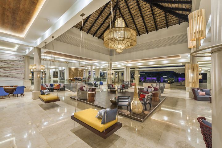 Hotel Interior 4 of 147