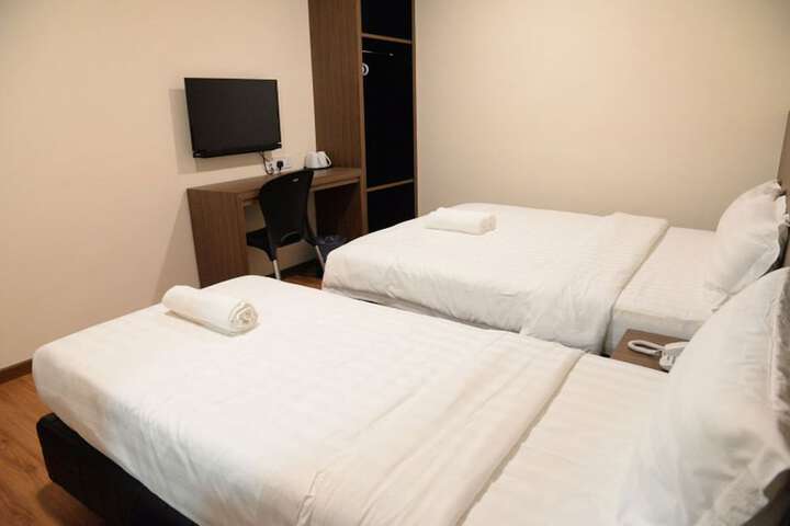 Room 15 of 33