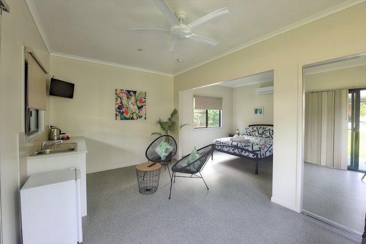 Room 3 of 37