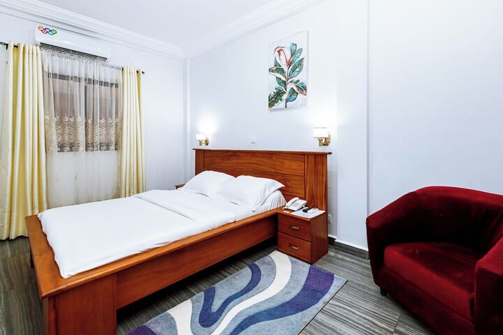Room 9 of 39