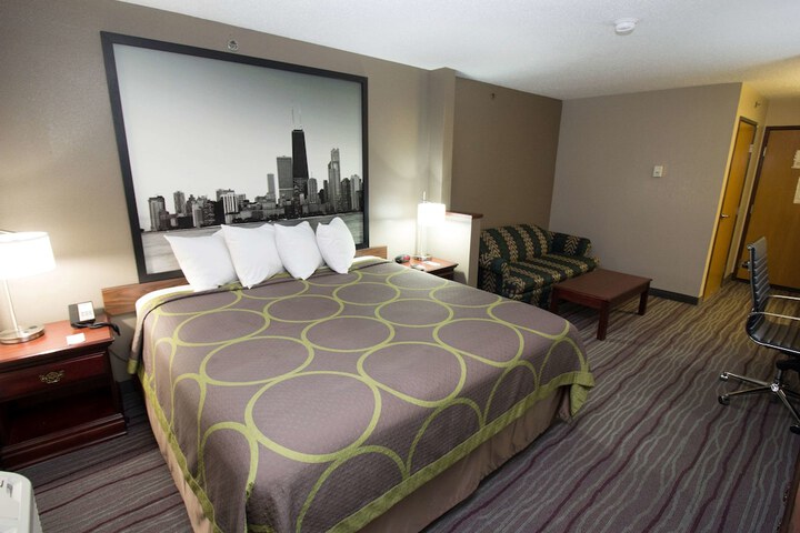1 King Bed (5 of 28)