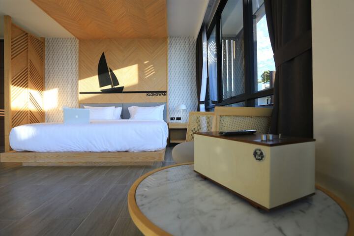 Room 28 of 201