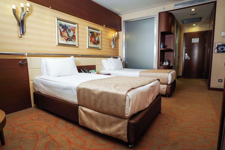 Room 43 of 127
