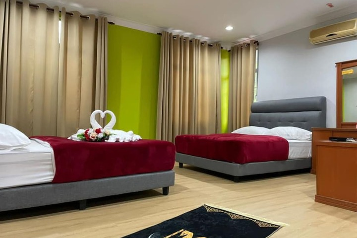 Room 14 of 28