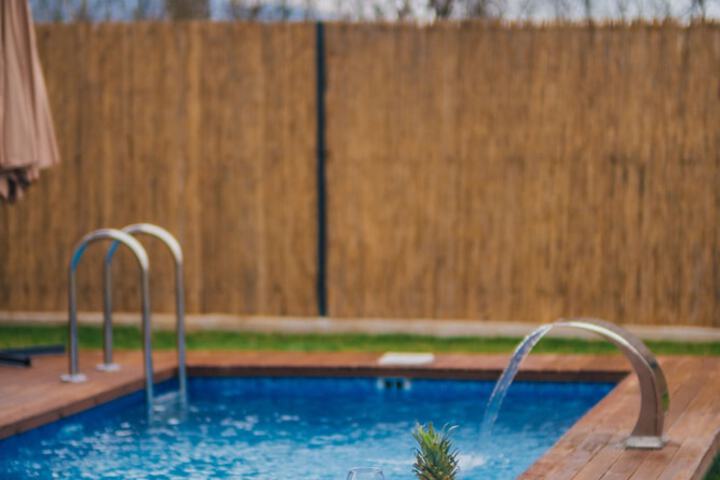Pool 29 of 99