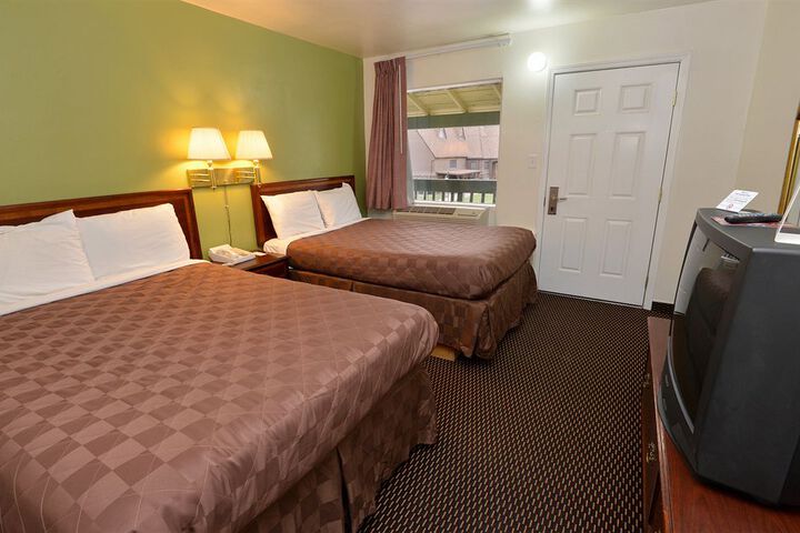 Room 10 of 38