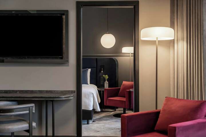 Room 32 of 107