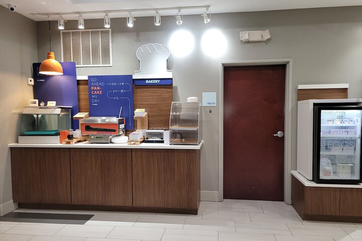 Breakfast/Coffee Service 38 of 57