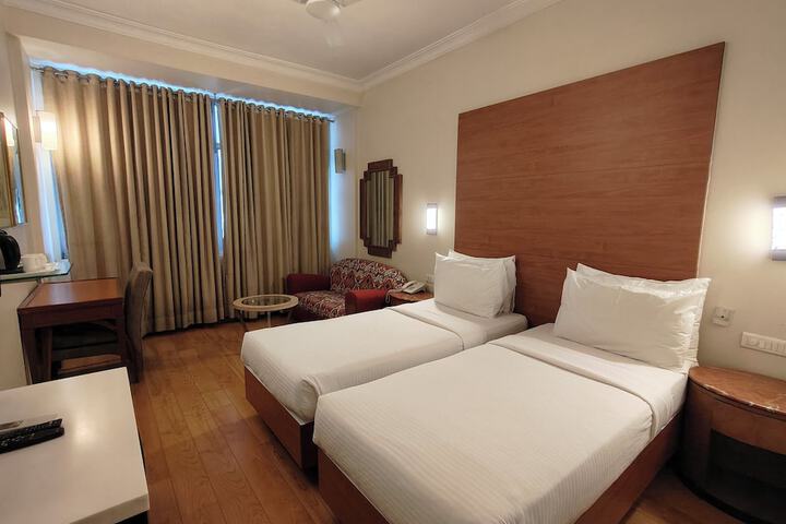 Room 8 of 22