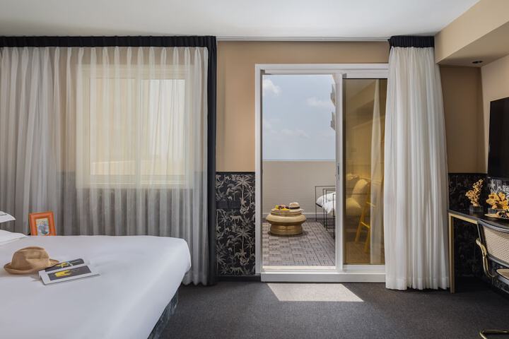 Room 14 of 34