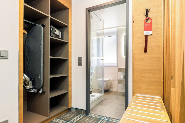 Room 50 of 92