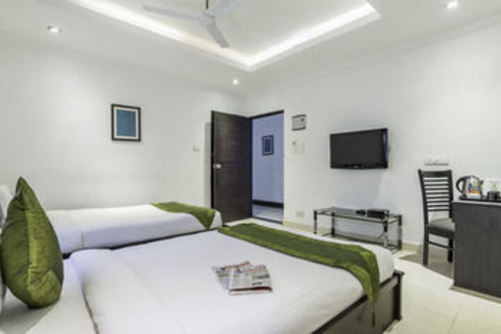 Room 11 of 21